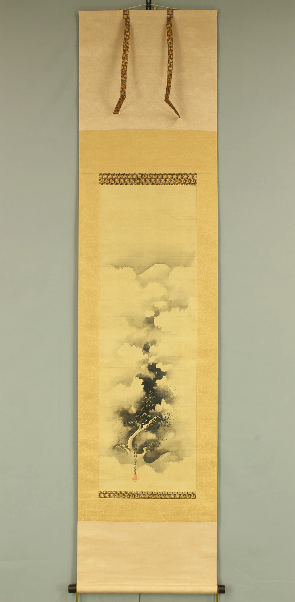狩野勝川院雅信 Kano Shosenin Tadanobu (1823-1879) Japanese antique art kakejiku kakemono wall hanging scroll / 富士越龍図 Drawing of Dragons Crossing Over Mount Fuji with Box RD195 - Image 2
