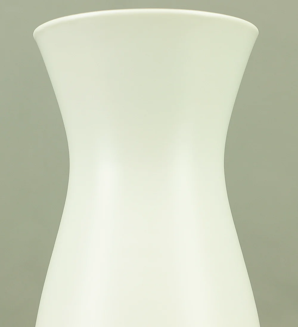 四代永澤永信 Nagasawa Eishin Ⅳ (b1938) Izushi ware White Porcelain Vase with Original Box (Tomobako) VA547 - Image 7