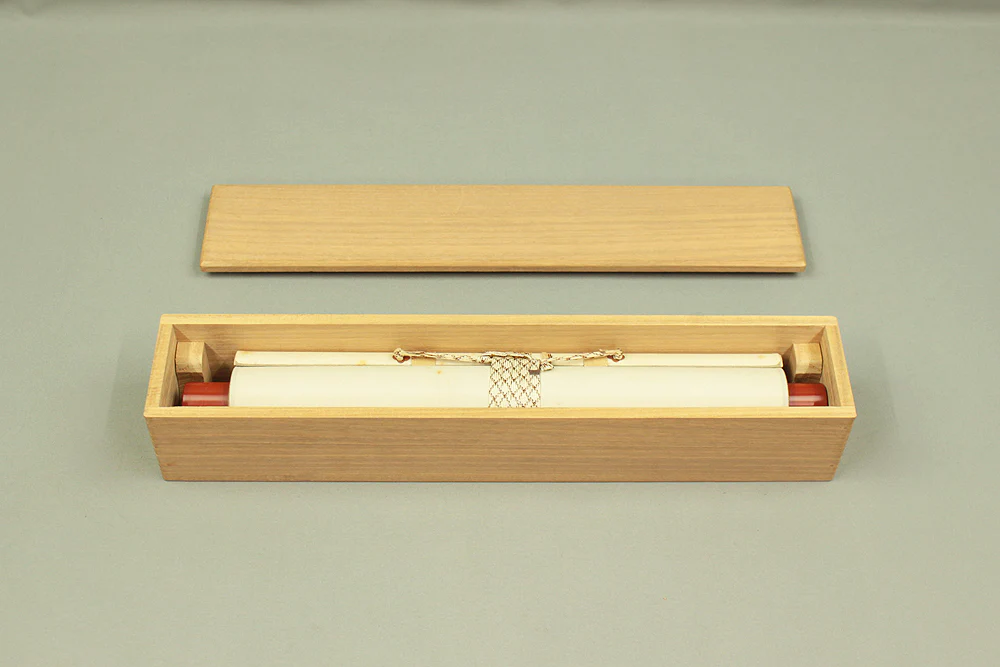 大田垣蓮月 Otagaki Rengetsu (1791-1875) Japanese antique art kakejiku kakemono wall hanging scroll / Tanzaku Waka Poem 如月や 今かさくらの ~ with Box RD516 - Image 12