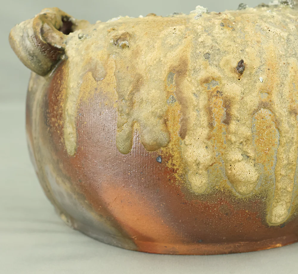 與那覇朝一 Yonaha Choichi (b1936) Shoulder Carried Sake Bottle「抱瓶」Dachibin with Original Box (Tomobako) VA976 - Image 19