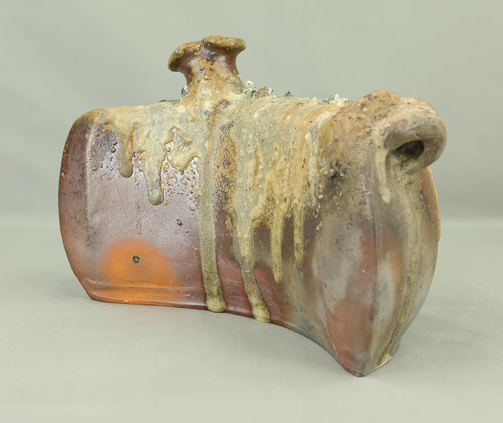 與那覇朝一 Yonaha Choichi (b1936) Shoulder Carried Sake Bottle「抱瓶」Dachibin with Original Box (Tomobako) VA976 - Image 6