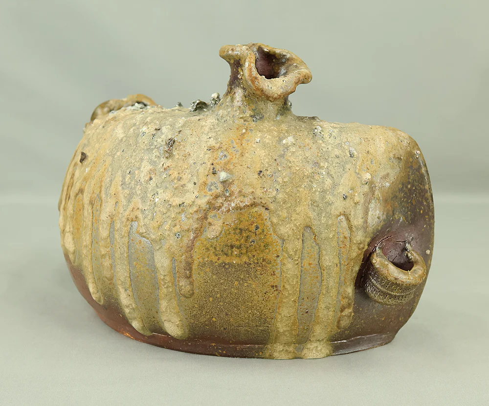 與那覇朝一 Yonaha Choichi (b1936) Shoulder Carried Sake Bottle「抱瓶」Dachibin with Original Box (Tomobako) VA976 - Image 9