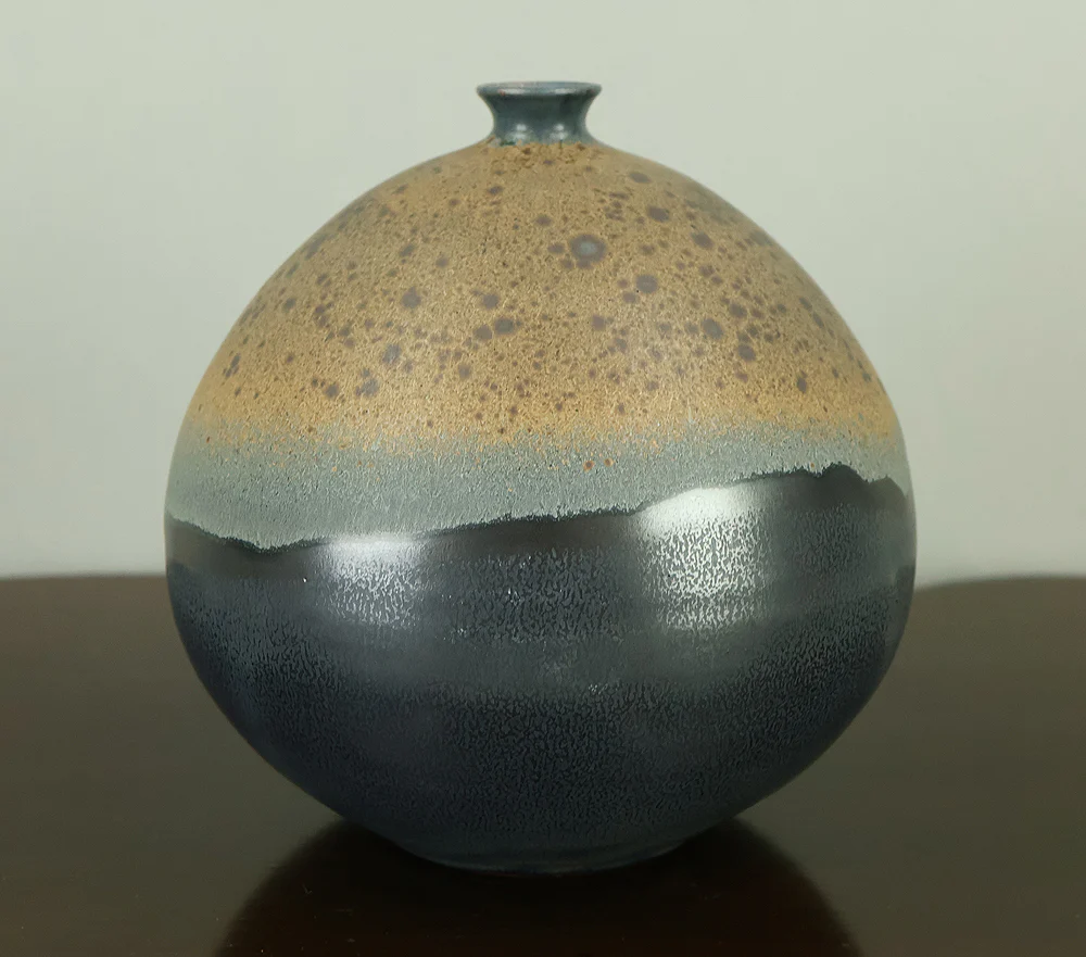 荒田耕治 Arata Koji (1938-2022) Kasama ware Black Glaze Decoration Single Flower Vase with Original Box (Tomobako) VA975 - Image 3