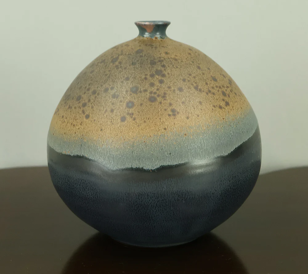 荒田耕治 Arata Koji (1938-2022) Kasama ware Black Glaze Decoration Single Flower Vase with Original Box (Tomobako) VA975 - Image 4