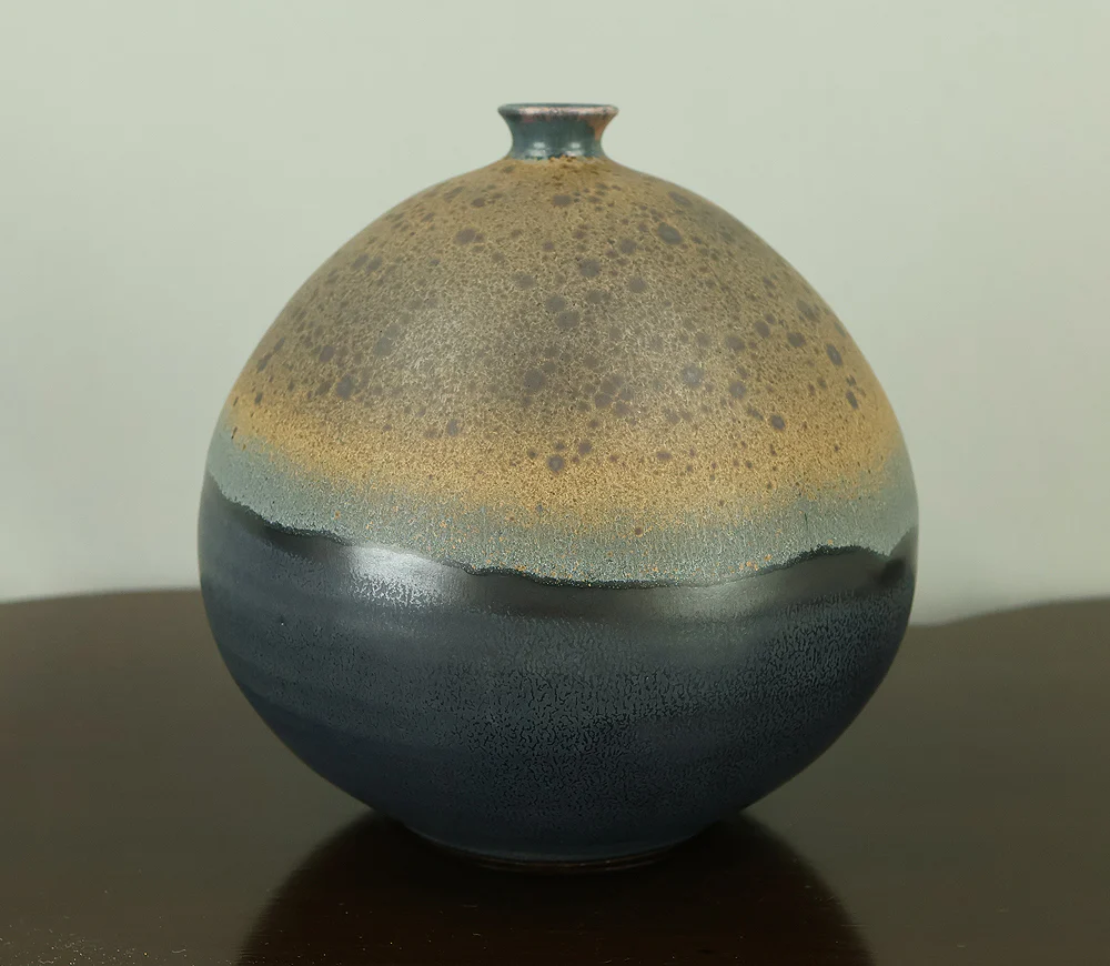 荒田耕治 Arata Koji (1938-2022) Kasama ware Black Glaze Decoration Single Flower Vase with Original Box (Tomobako) VA975 - Image 5