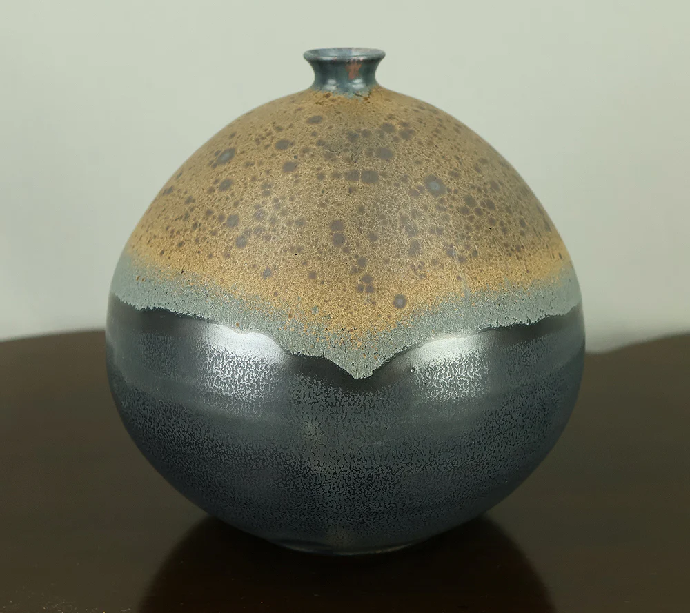 荒田耕治 Arata Koji (1938-2022) Kasama ware Black Glaze Decoration Single Flower Vase with Original Box (Tomobako) VA975 - Image 7