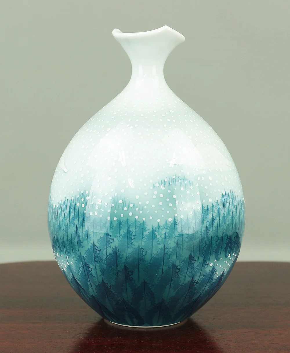 藤井朱明 Fujii Shumei (1936-2017) Japanese Arita ware Single Flower Vase "Snowfall Forest" A784 - Image 13