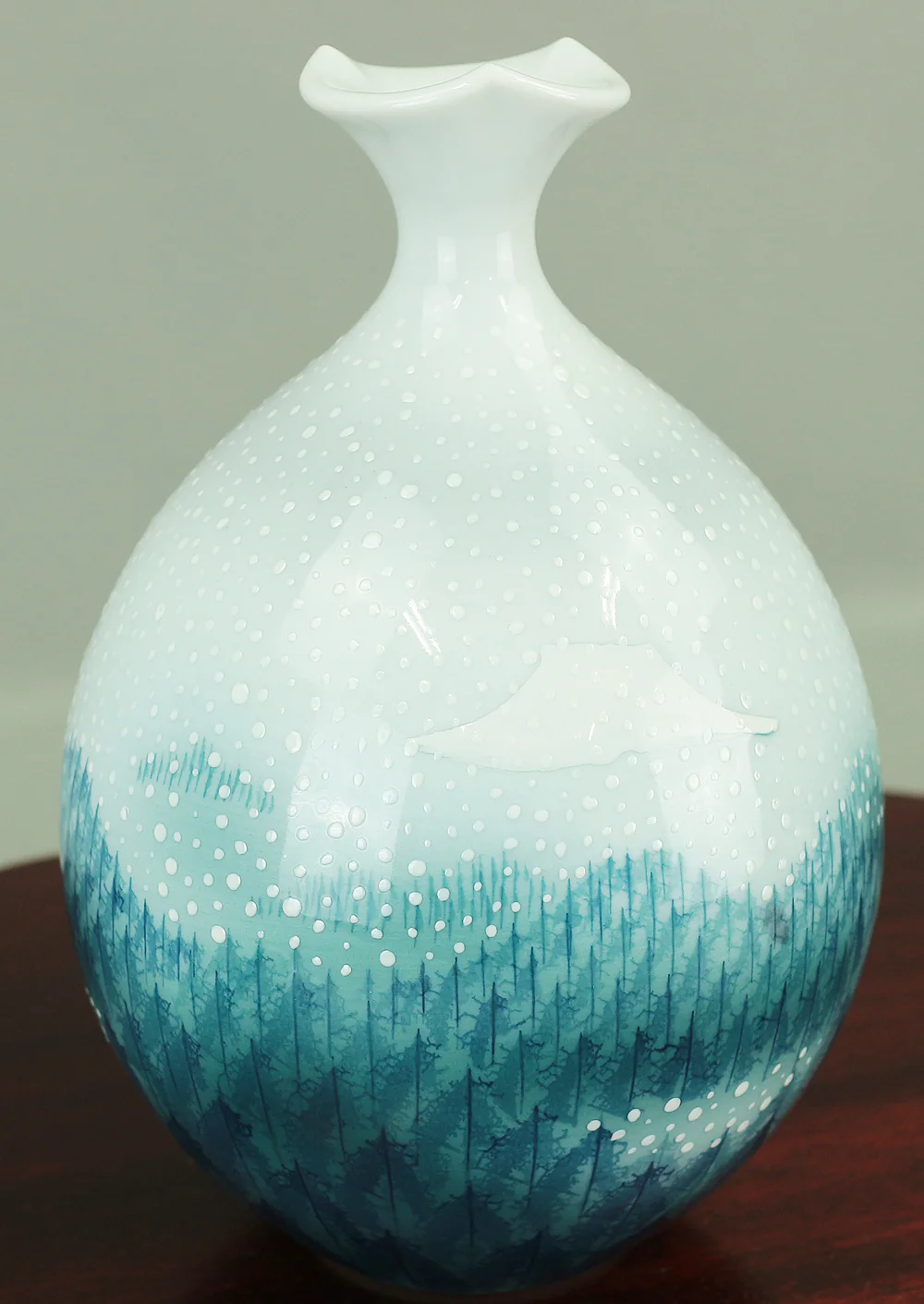 藤井朱明 Fujii Shumei (1936-2017) Japanese Arita ware Single Flower Vase "Snowfall Forest" A784 - Image 3