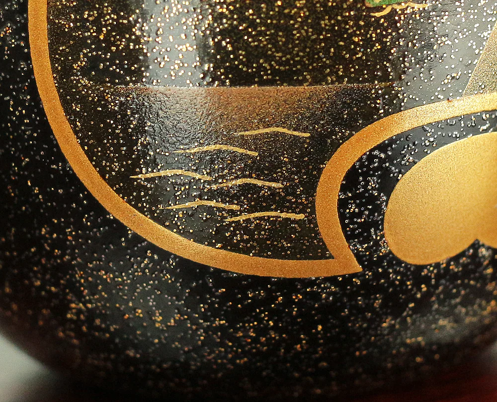 藤原昭二 Fujiwara Shoji (b1964) Gold Makie lacquered 'Pine Tree, Wave, and Boat Scenery' Natsume Tea Caddy / Japanese tea ceremony utensil with Original Box (Tomobako) VA206 - Image 11