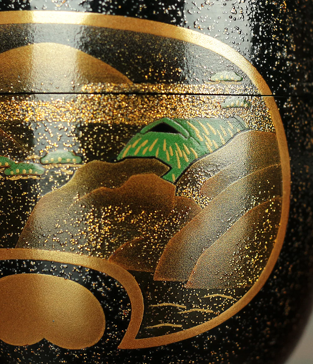 藤原昭二 Fujiwara Shoji (b1964) Gold Makie lacquered 'Pine Tree, Wave, and Boat Scenery' Natsume Tea Caddy / Japanese tea ceremony utensil with Original Box (Tomobako) VA206 - Image 13
