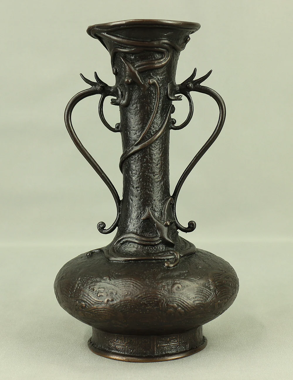 福島宗秀 Fukushima Soshu (b 1948) Dragon Coil Lost-Wax Bronze Flower Vase with Original Box (Tomobako) VA475 - Image 2