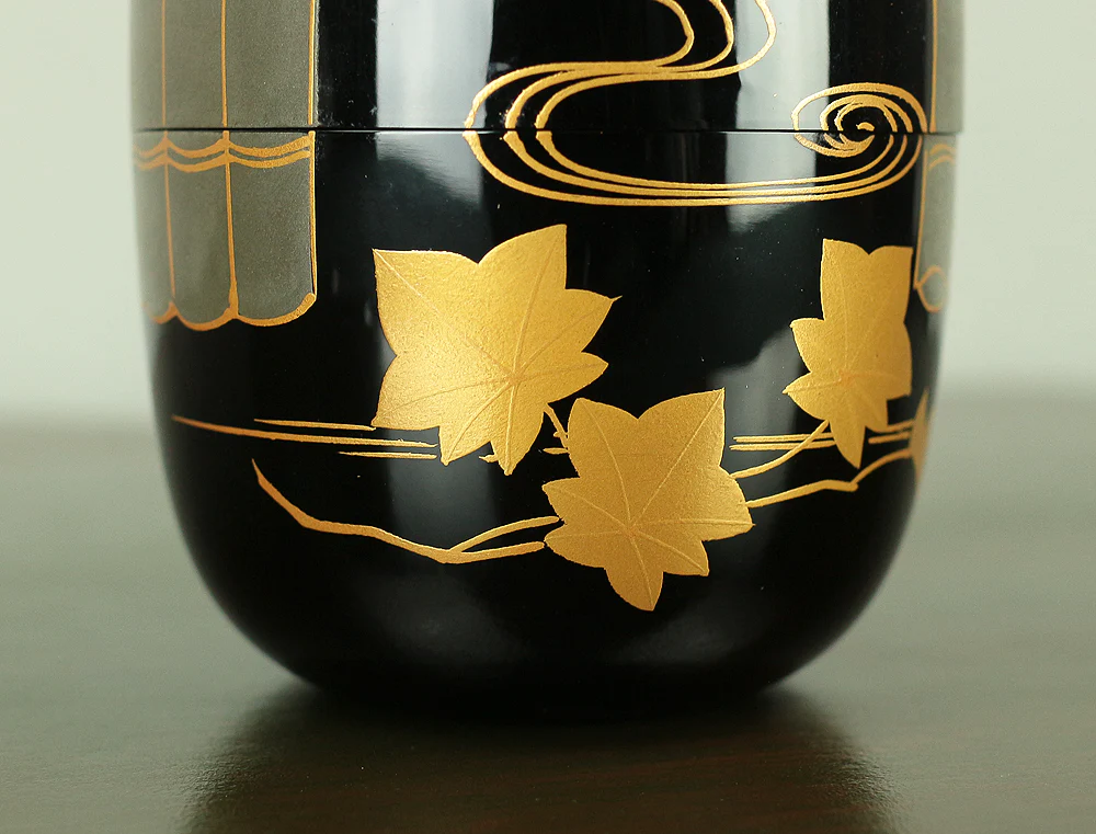 岩倉秀麿 Iwakura Hidemaro - Hanaikada (Flower Raft) Makie Lacquer Chu (Middle) Natsume Tea Caddy with Original Box (Tomobako) / Japanese tea ceremony utensil VA582 - Image 6