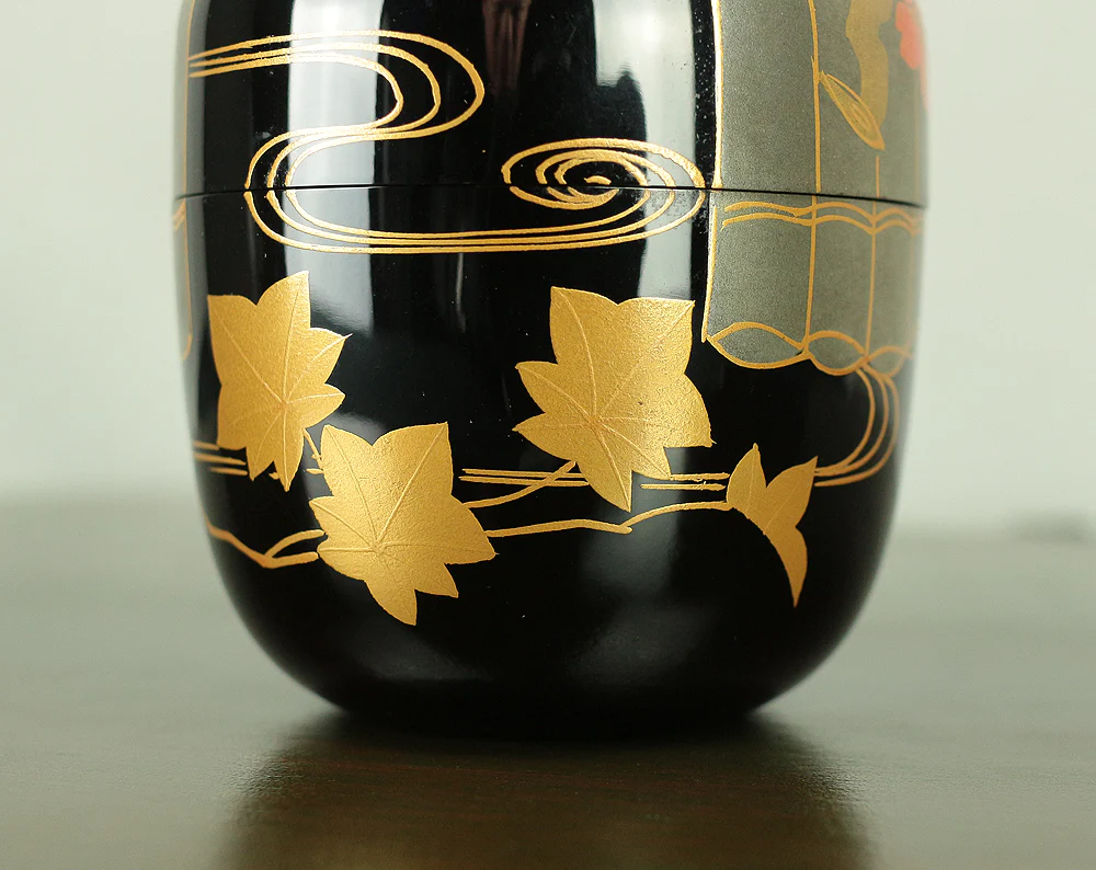岩倉秀麿 Iwakura Hidemaro - Hanaikada (Flower Raft) Makie Lacquer Chu (Middle) Natsume Tea Caddy with Original Box (Tomobako) / Japanese tea ceremony utensil VA582 - Image 7