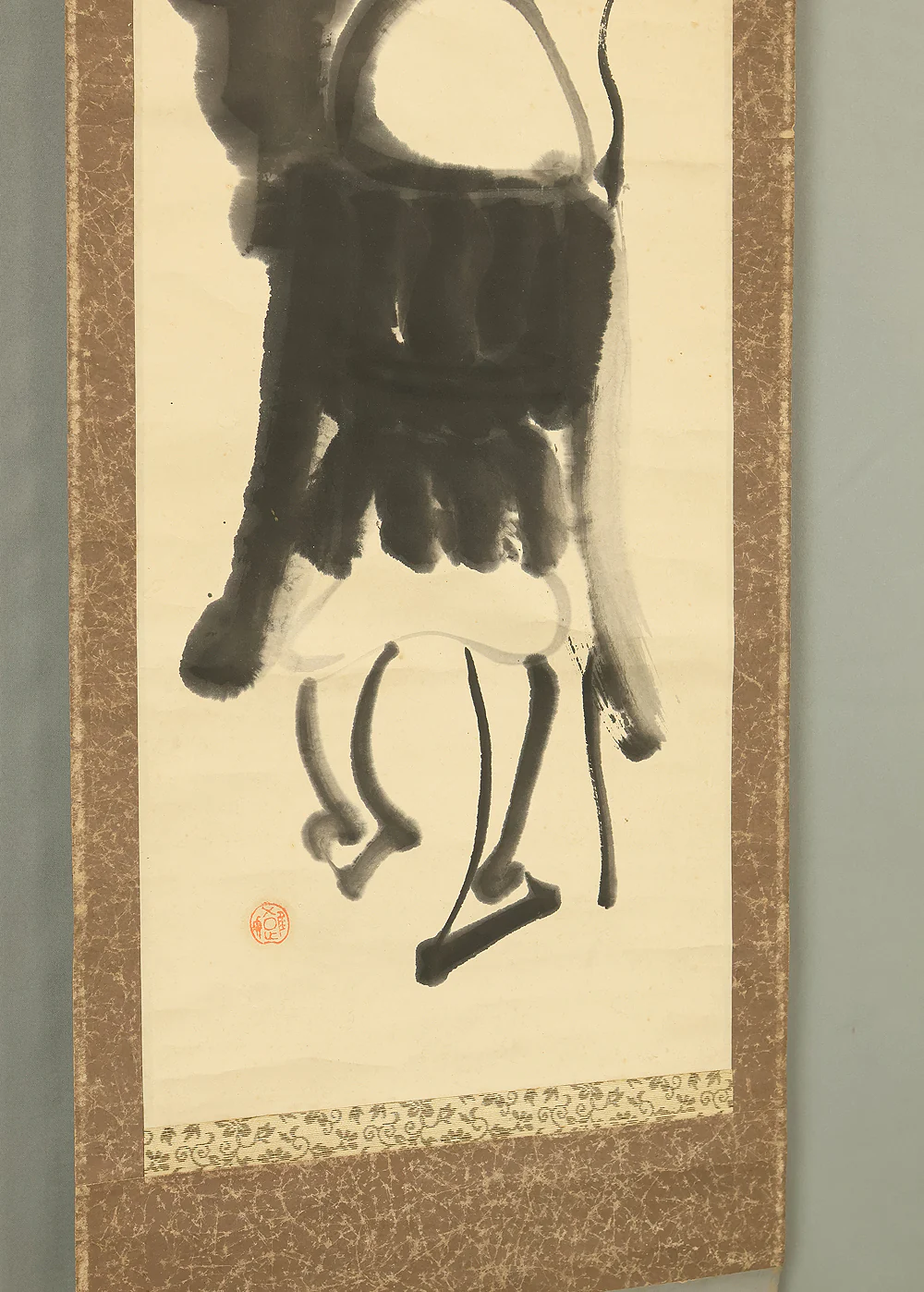 井澤寛洲 Izawa Kanshu (1895-1954) Rinzai sect priest Buddhist monk Japanese Zen a set of three kakejiku kakemono hanging scrolls / 一鉢千家飯 Ippatsu Senke no Han 青山元不動白雲自去来 Seizan Moto Fudou Hakuun Onozukara Kyoraisu 歩々是道場 Hoho Kore Dojo with Box RE500 - Image 18