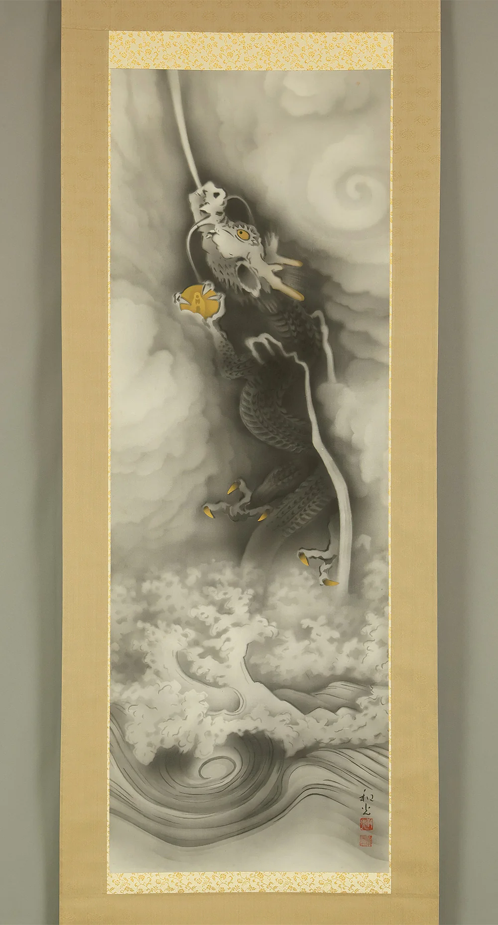 笠井和光 Kasai Wako (b1917) Japanese art kakejiku kakemono wall hanging scroll / Rising Dragon in Cloud with Original Box (Tomobako) RE153