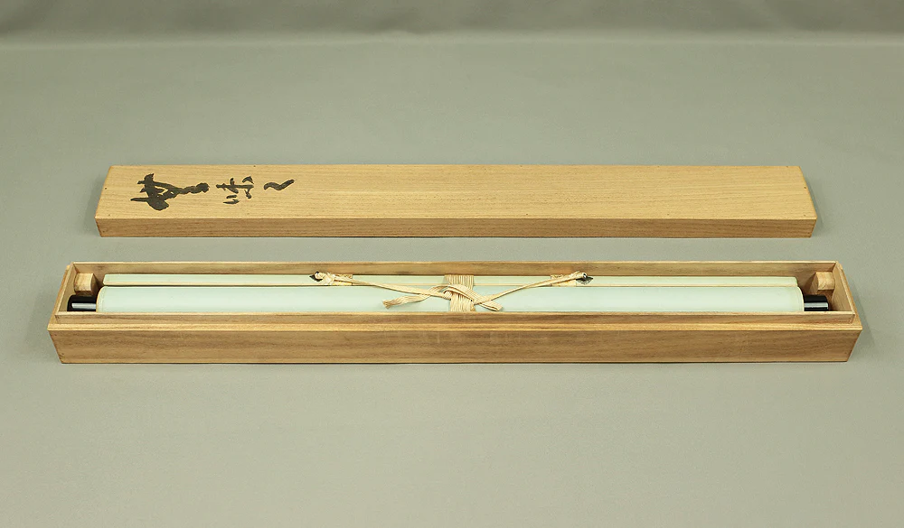 小林隆仁 Kobayashi Takahito (?-1997) Ninwa-ji Japanese Zen kakejiku kakemono hanging scroll for Tea ceremony / Enso 円相 with Original Box (Tomobako) RC663 - Image 11