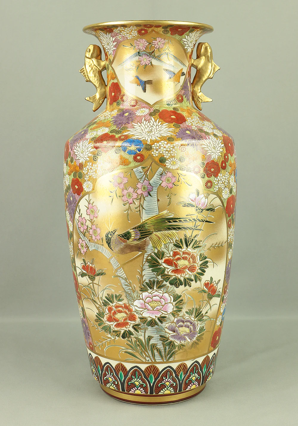 九谷幸仙 Kutani Kosen - Gold Decoration Kutani ware 'Flowers and Birds' with Goldfish Handles Decorative Vase Pot 45.8cm VA316 - Image 2
