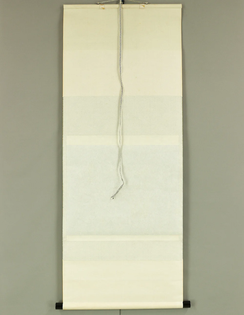 西垣大道 Nishigaki Daido (b1942) Daitoku-ji Japanese Zen kakejiku kakemono wall hanging scroll / Gold Paint (Kindei) on Navy Blue Paper - Iris Flower 薫風 Kunpu with Original Box (Tomobako) RC654 - Image 11