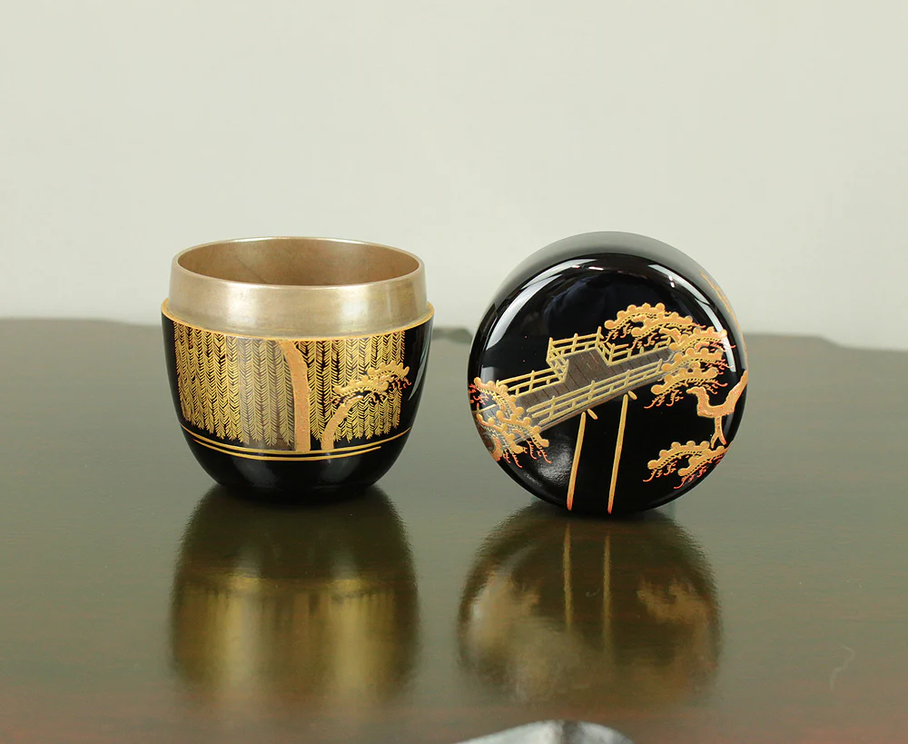 岡田紫峰 Okada Shiho (b1948) Silver Leaf inside Makie Gold Lacquer Natsume 'Uji Bridge, Pine Tree and Willow' Tea Caddy with Original Box (Tomobako) VA706