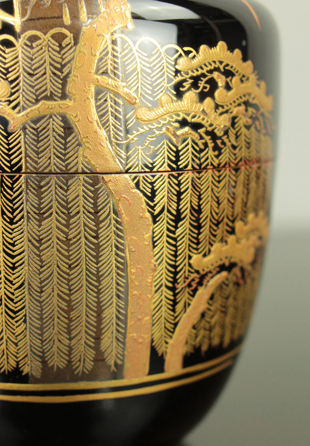 岡田紫峰 Okada Shiho (b1948) Silver Leaf inside Makie Gold Lacquer Natsume 'Uji Bridge, Pine Tree and Willow' Tea Caddy with Original Box (Tomobako) VA706 - Image 12