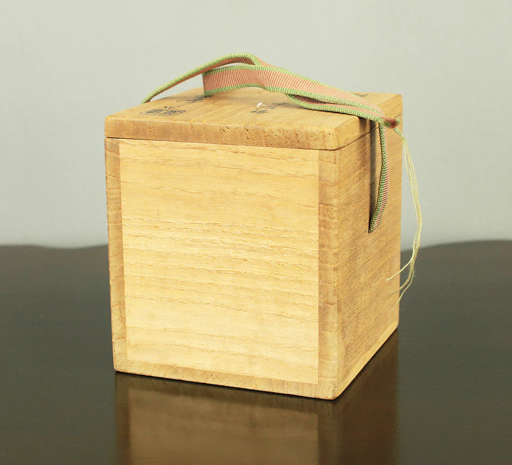 岡田紫峰 Okada Shiho (b1948) Silver Leaf inside Makie Gold Lacquer Natsume 'Uji Bridge, Pine Tree and Willow' Tea Caddy with Original Box (Tomobako) VA706 - Image 29