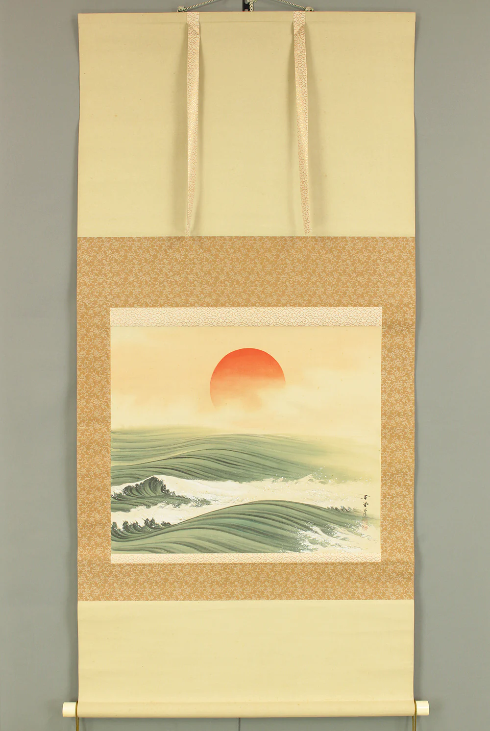 為国安堂 Tamekuni Ando (1902-1977) Japanese art kakejiku kakemono wall hanging scroll / Rising Sun and Waves with Original Box (Tomobako) RC862 - Image 2