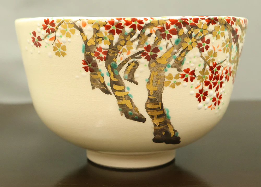 和田妙山 Wada Myozan Kyo ware 'Cherry Blossoms Tree Tea Bowl' with Original Box (Tomobako) VB218 - Image 3