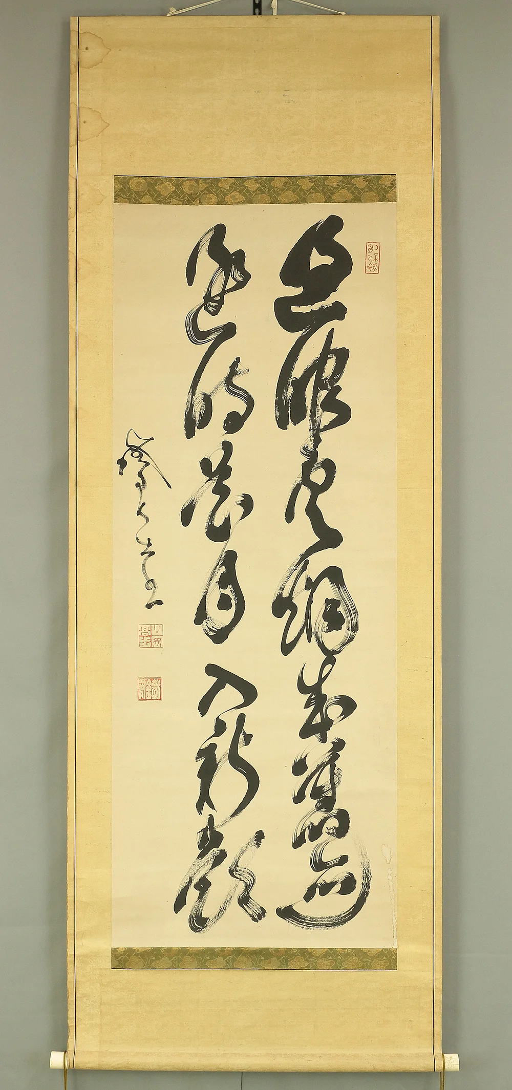 山岡鉄舟 Yamaoka Tesshu (1836-1888) Japanese antique art kakejiku kakemono wall hanging scroll / 過眼雲烟成𦾔迹 逐時花月入新題 Two Lines Calligraphy RC625 - Image 2