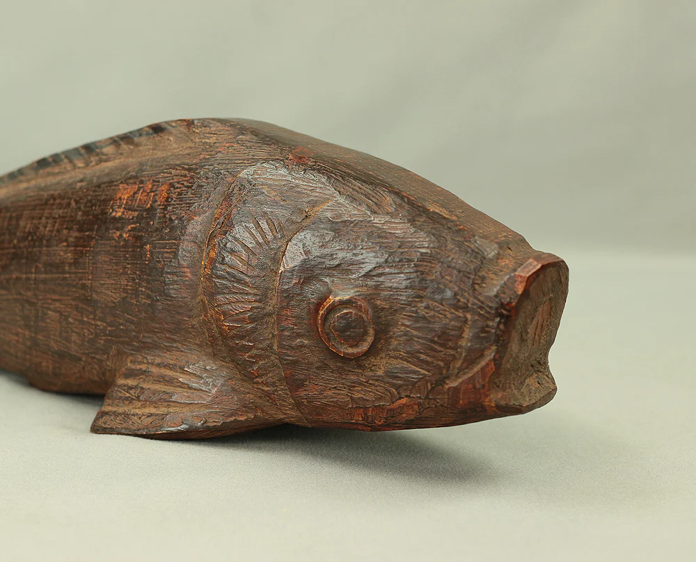 横山一夢 Yokoyama Ichimu (1911-2000) Inami Woodcarving Sculpture Okimono 'Fish' with Original Box (Tomobako) VA641 - Image 8