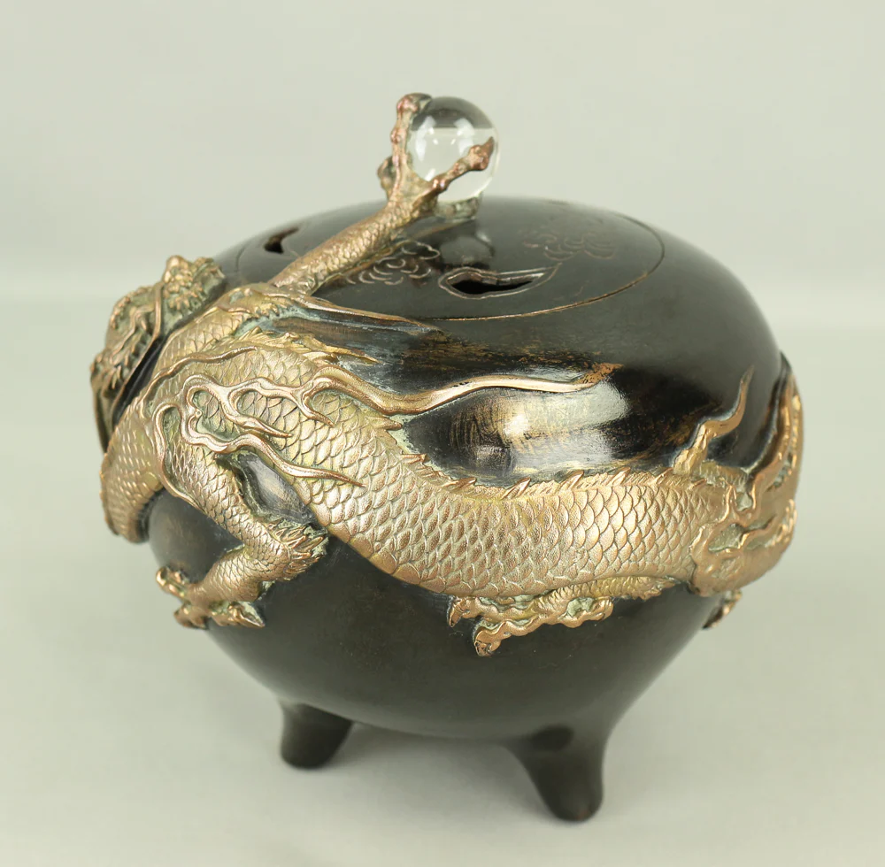 米田秀保 Yoneda Shuho (b1937) 'Dragon Holding Crystal Ball' Silver Inlay Casting Copper Tripod Koro Incense Burner Censer with Box VA246 - Image 15
