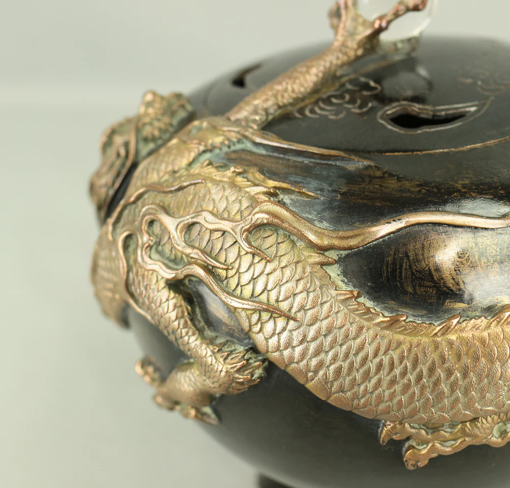 米田秀保 Yoneda Shuho (b1937) 'Dragon Holding Crystal Ball' Silver Inlay Casting Copper Tripod Koro Incense Burner Censer with Box VA246 - Image 17