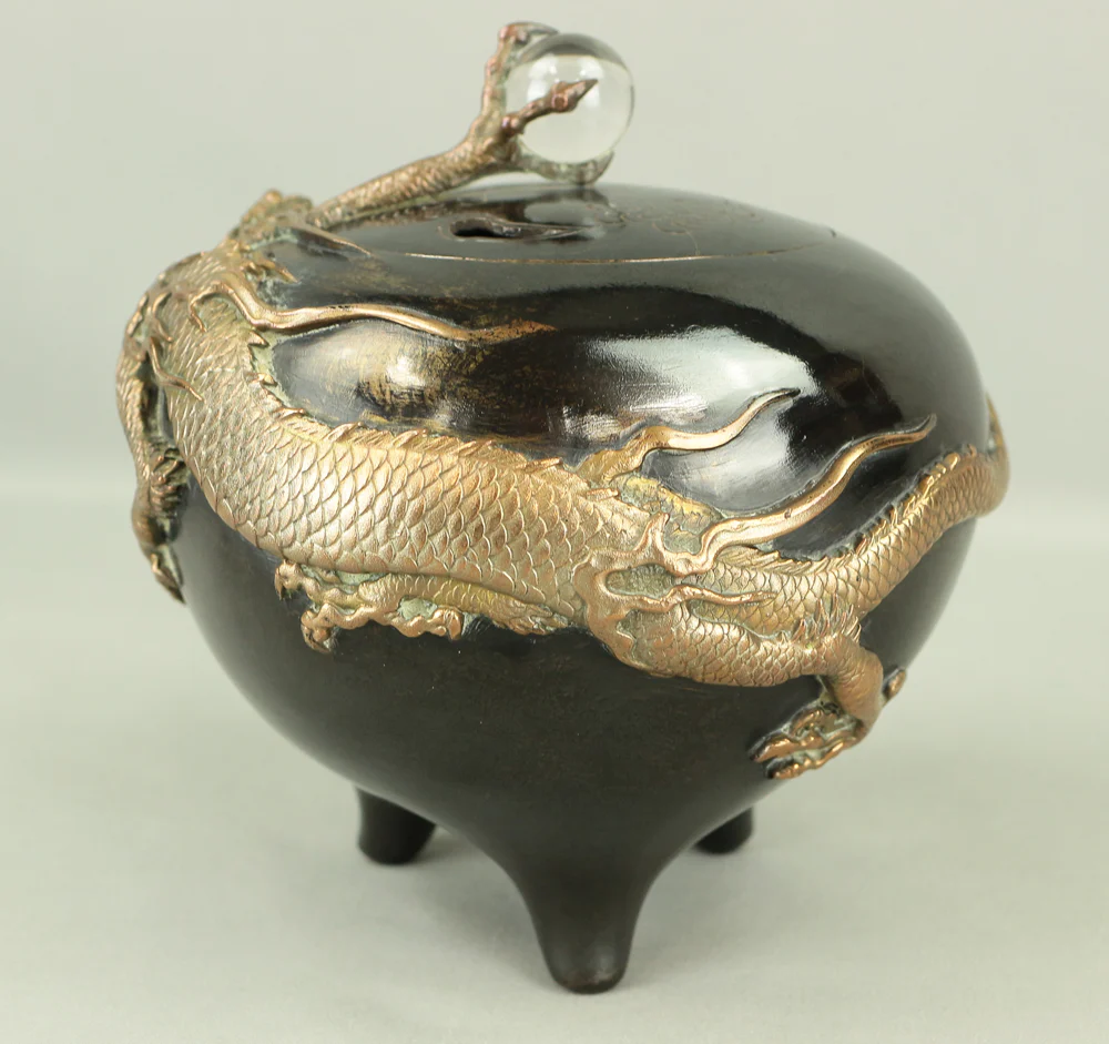 米田秀保 Yoneda Shuho (b1937) 'Dragon Holding Crystal Ball' Silver Inlay Casting Copper Tripod Koro Incense Burner Censer with Box VA246 - Image 18