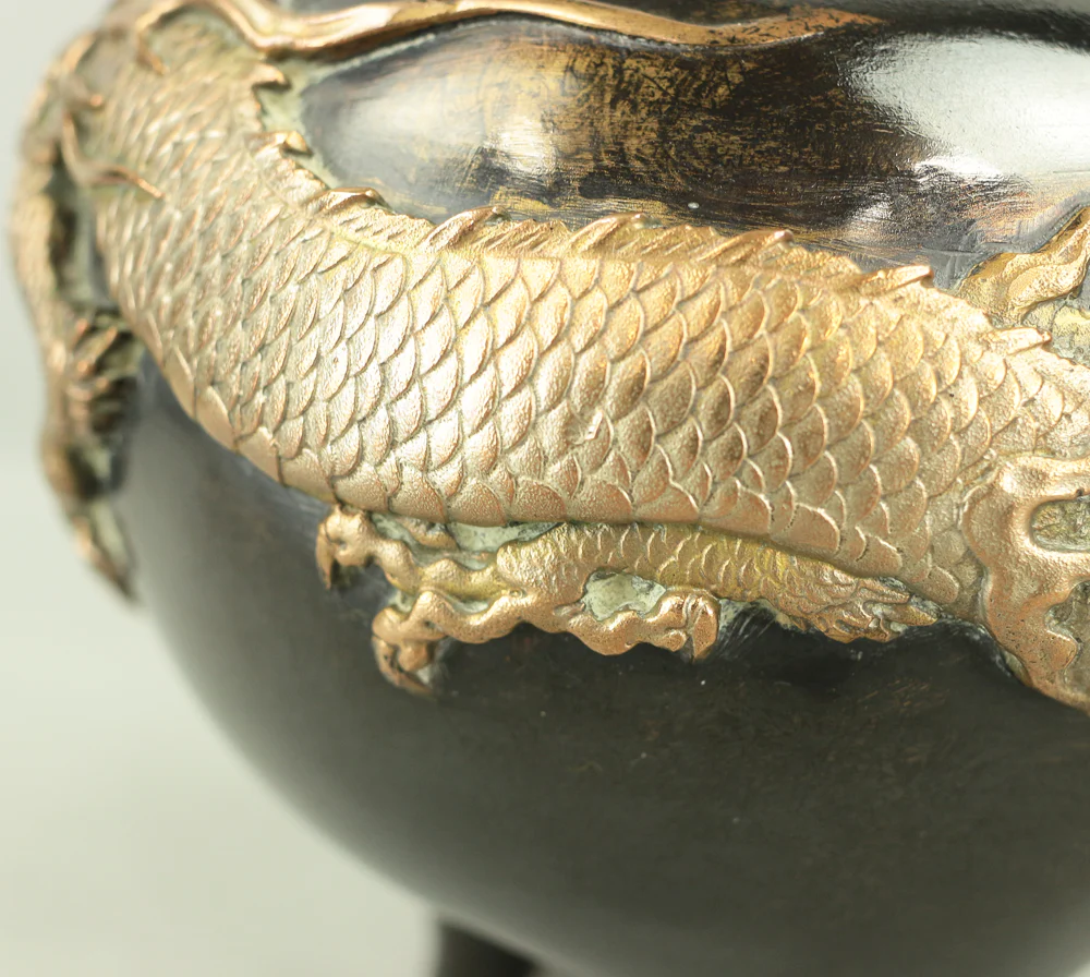 米田秀保 Yoneda Shuho (b1937) 'Dragon Holding Crystal Ball' Silver Inlay Casting Copper Tripod Koro Incense Burner Censer with Box VA246 - Image 19