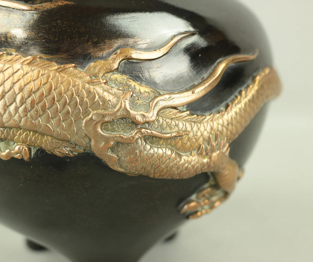 米田秀保 Yoneda Shuho (b1937) 'Dragon Holding Crystal Ball' Silver Inlay Casting Copper Tripod Koro Incense Burner Censer with Box VA246 - Image 20