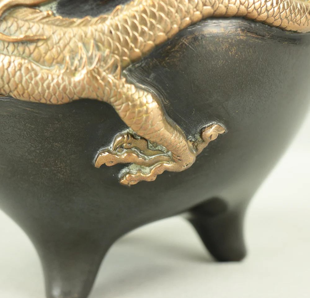 米田秀保 Yoneda Shuho (b1937) 'Dragon Holding Crystal Ball' Silver Inlay Casting Copper Tripod Koro Incense Burner Censer with Box VA246 - Image 22