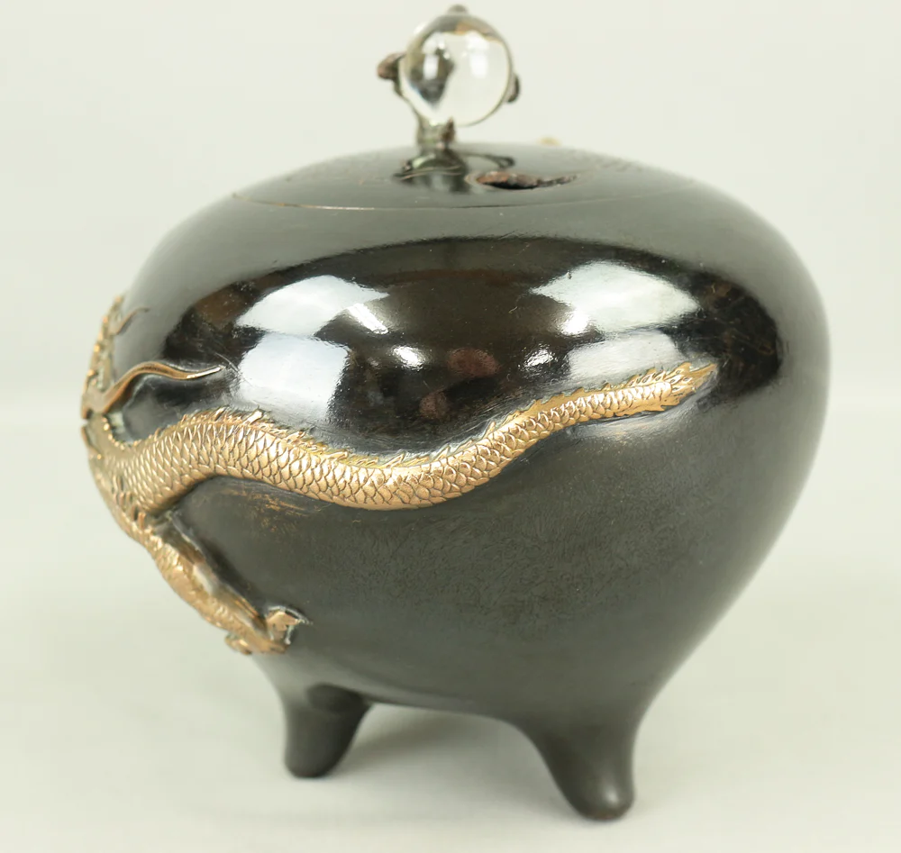米田秀保 Yoneda Shuho (b1937) 'Dragon Holding Crystal Ball' Silver Inlay Casting Copper Tripod Koro Incense Burner Censer with Box VA246 - Image 23