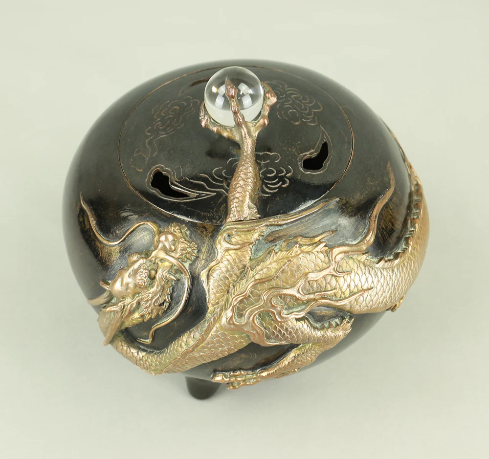米田秀保 Yoneda Shuho (b1937) 'Dragon Holding Crystal Ball' Silver Inlay Casting Copper Tripod Koro Incense Burner Censer with Box VA246 - Image 29