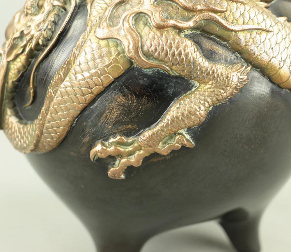 米田秀保 Yoneda Shuho (b1937) 'Dragon Holding Crystal Ball' Silver Inlay Casting Copper Tripod Koro Incense Burner Censer with Box VA246 - Image 8