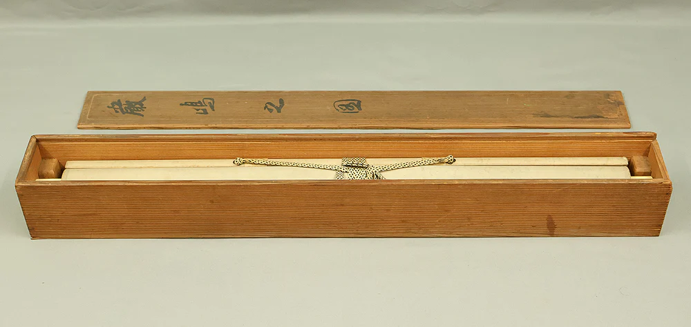 林半嶺 Hayashi Hanrei (active 1890-1940) Japanese art kakejiku kakemono wall hanging scroll / Itsukushima Shrine in Hiroshima, Covered in Snow with Original Box (Tomobako) RE587 - Image 16
