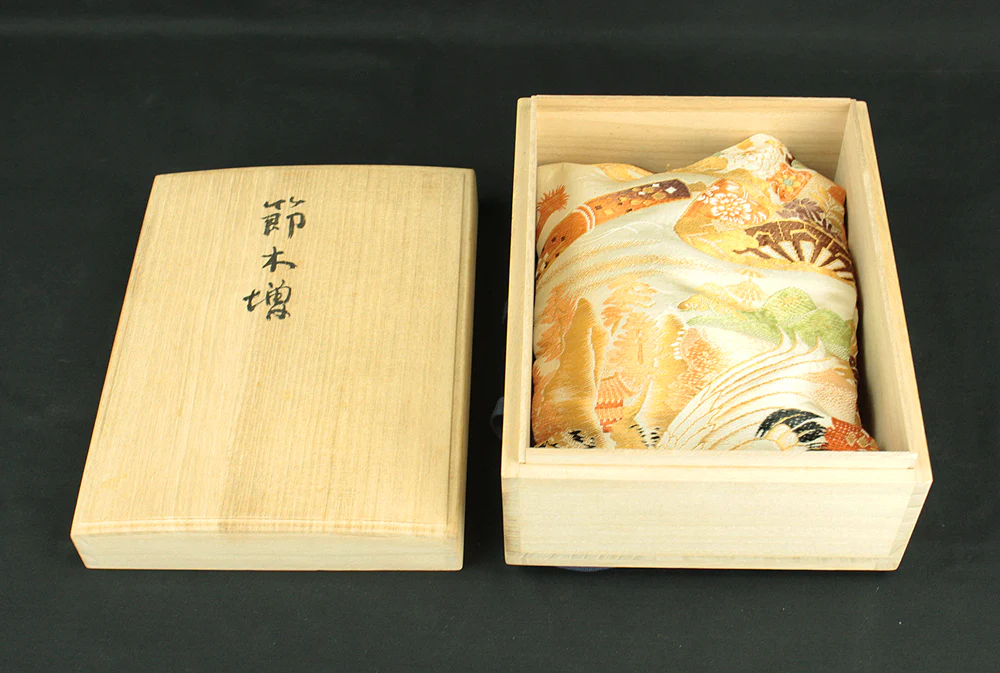野村鸞 Nomura Ran (act.ca. 1963-2003) 節木増 Fushikizo - Old Female Mask / Japanese Traditional Noh Wooden Carving Mask with Original Box (Tomobako) VA865 - Image 31