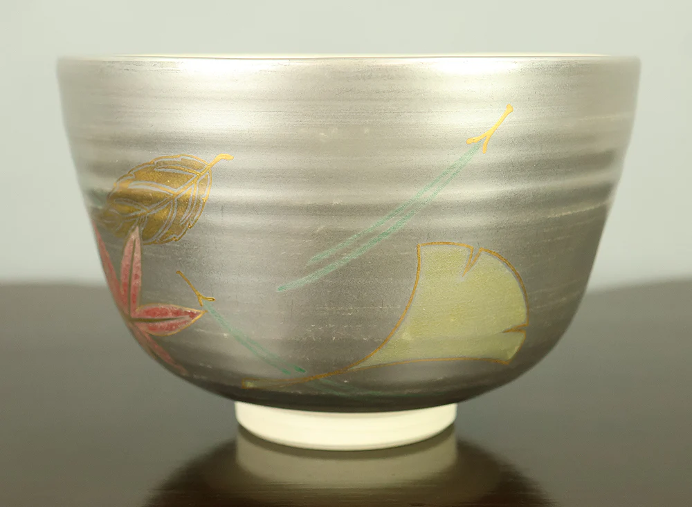 中村能久 Nakamura Yoshihisa 京焼 Kyo ware 'Maple and Ginkgo Leaf Patterns Silver-coloured Tea Bowl' with box VA928 - Image 6