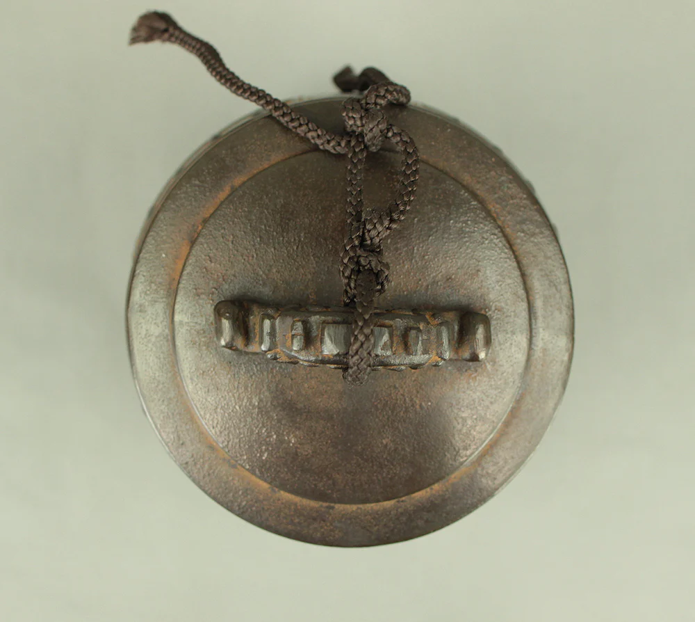 紫雲 Shiun Bronze Hanging Bell 喚鐘 'Kansho' 21cm Small Temple Bell with Hanging Stand and Box VA837 - Image 13