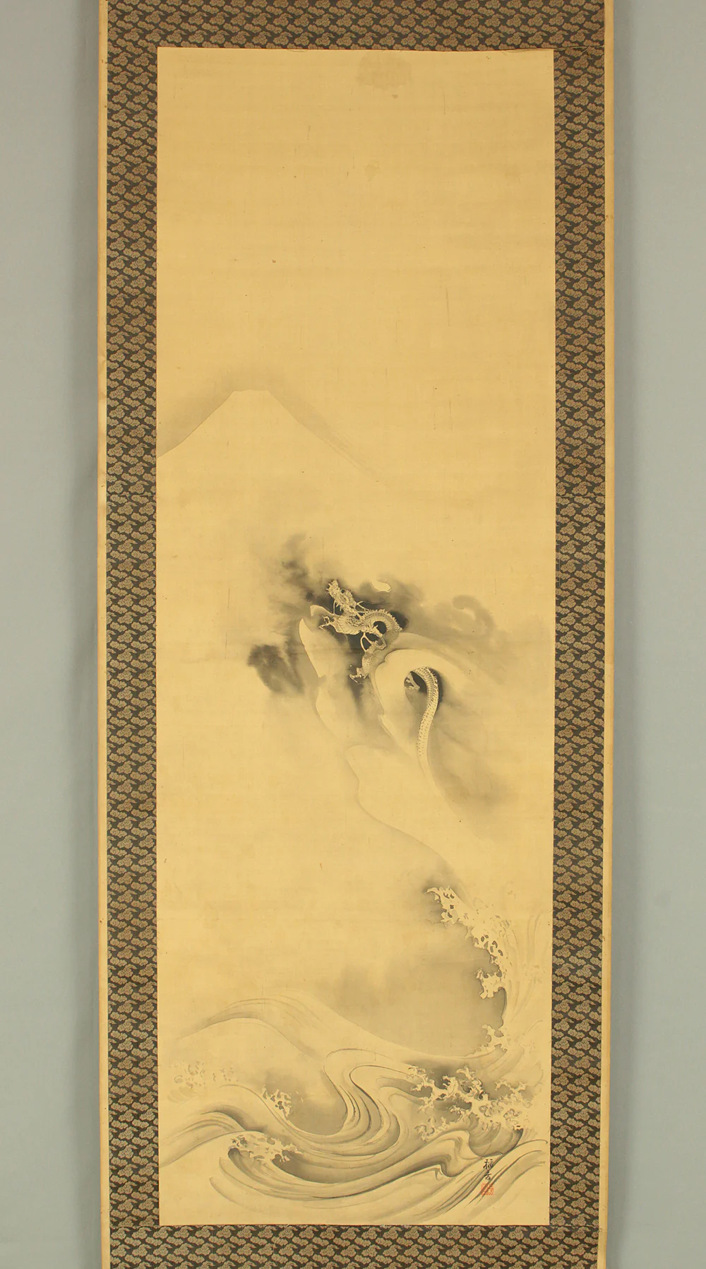 稲香 Toko Japanese art kakejiku kakemono wall hanging scroll / Drawing of Dragons Crossing Over Mount Fuji 富士越龍図 RC981