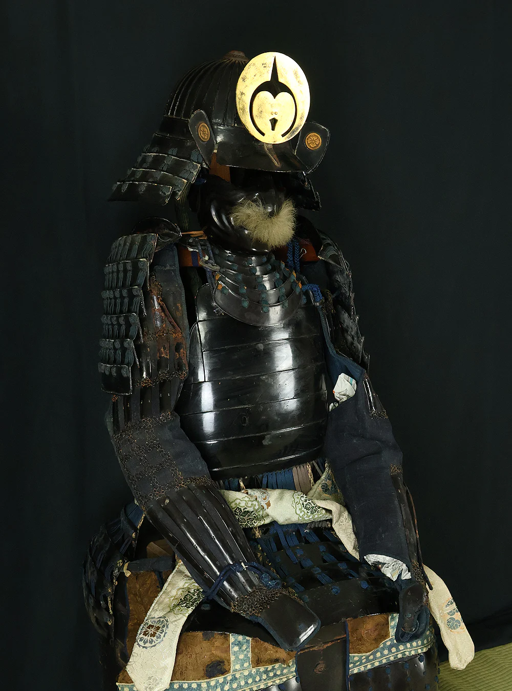 Authentic Edo Period Samurai Armor Kacchu Yoroi, Life-Size Black Lacquered Iron with Kabuto, Menpo, Armor Stand and Storage Box VB135 - Image 10