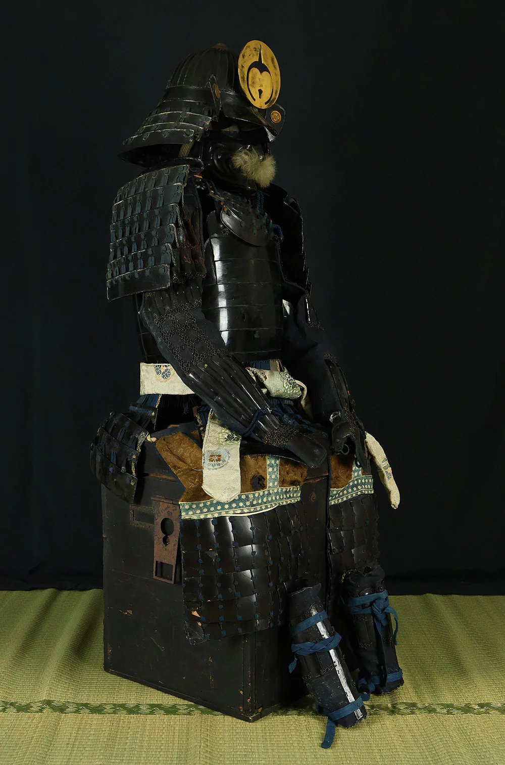 Authentic Edo Period Samurai Armor Kacchu Yoroi, Life-Size Black Lacquered Iron with Kabuto, Menpo, Armor Stand and Storage Box VB135 - Image 2
