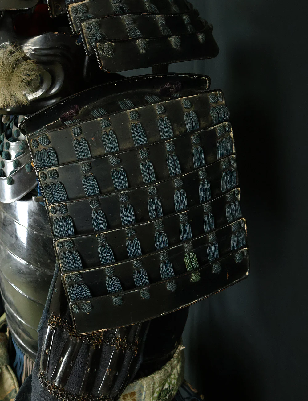 Authentic Edo Period Samurai Armor Kacchu Yoroi, Life-Size Black Lacquered Iron with Kabuto, Menpo, Armor Stand and Storage Box VB135 - Image 27