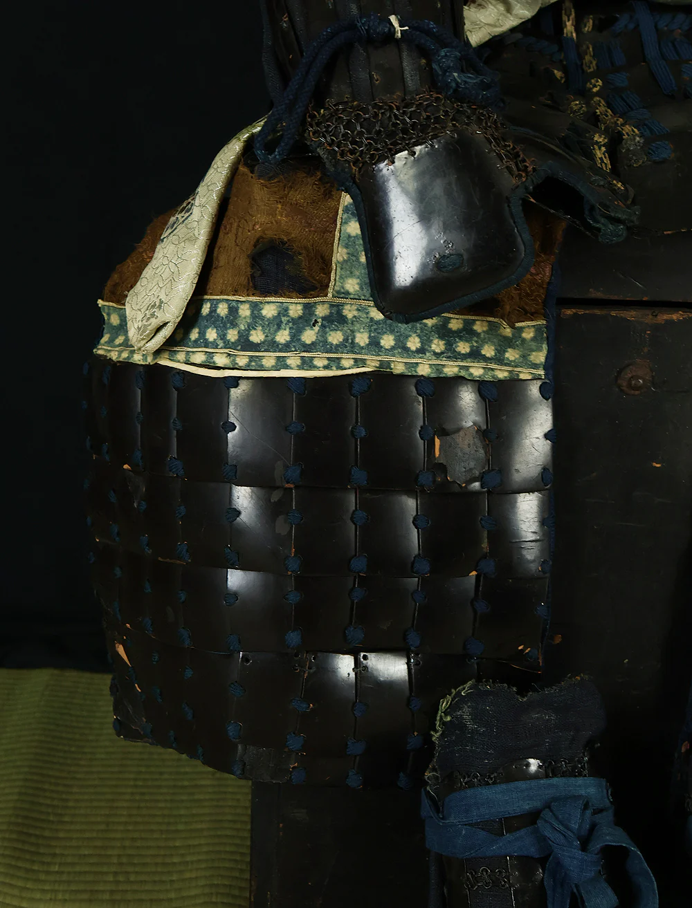 Authentic Edo Period Samurai Armor Kacchu Yoroi, Life-Size Black Lacquered Iron with Kabuto, Menpo, Armor Stand and Storage Box VB135 - Image 34