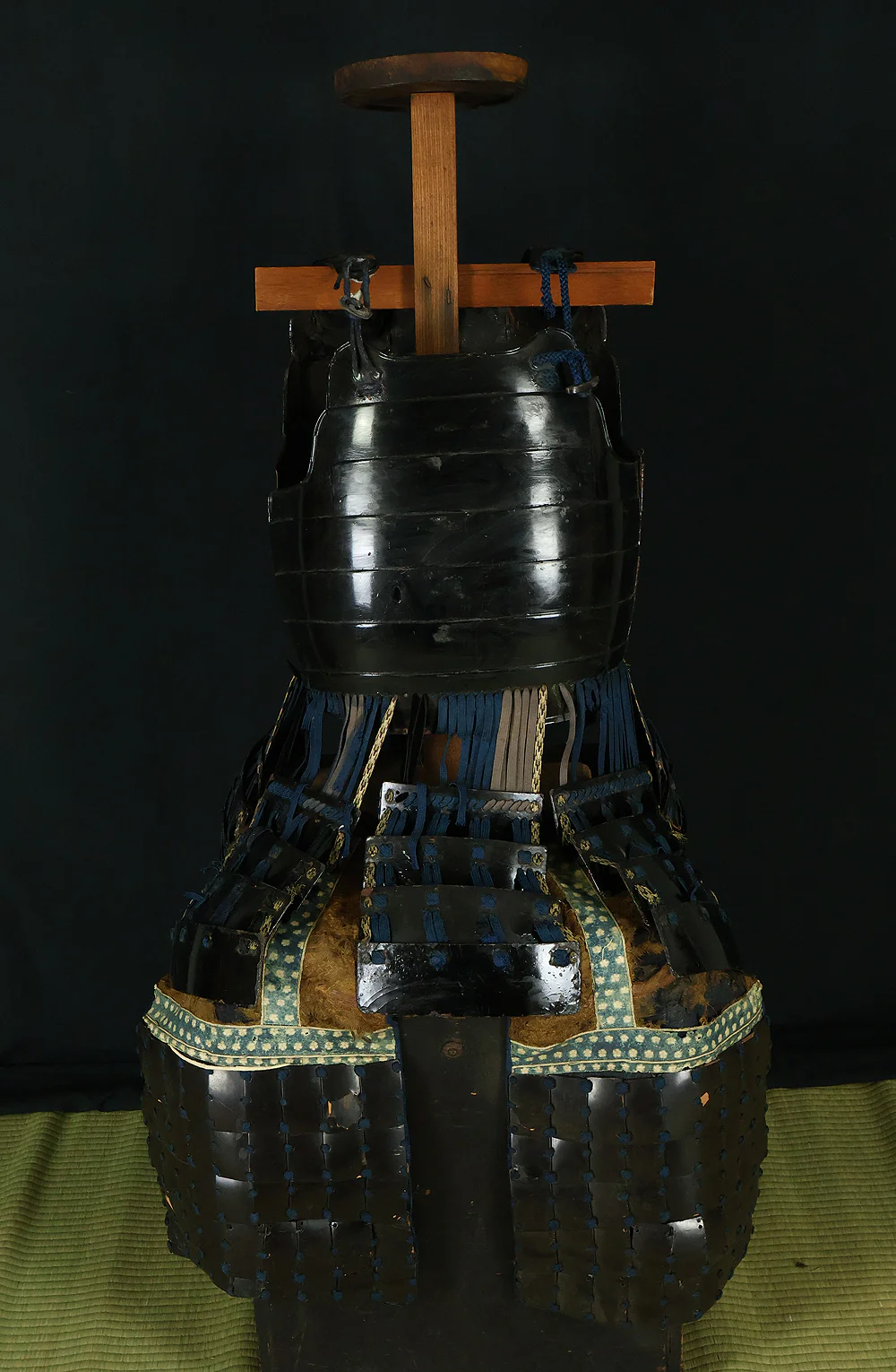 Authentic Edo Period Samurai Armor Kacchu Yoroi, Life-Size Black Lacquered Iron with Kabuto, Menpo, Armor Stand and Storage Box VB135 - Image 36