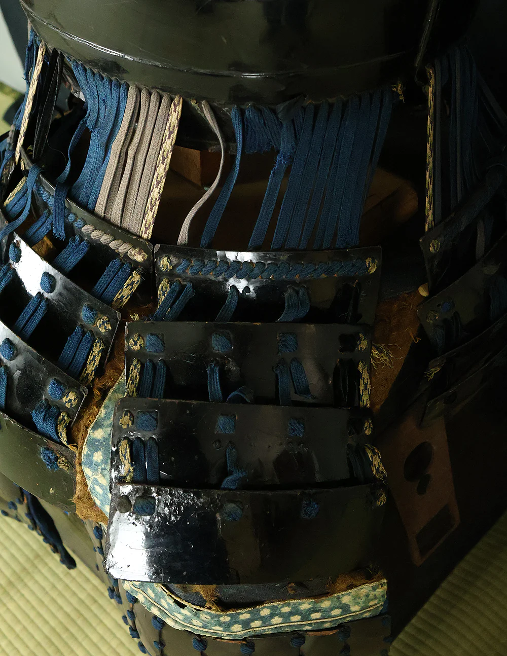 Authentic Edo Period Samurai Armor Kacchu Yoroi, Life-Size Black Lacquered Iron with Kabuto, Menpo, Armor Stand and Storage Box VB135 - Image 43