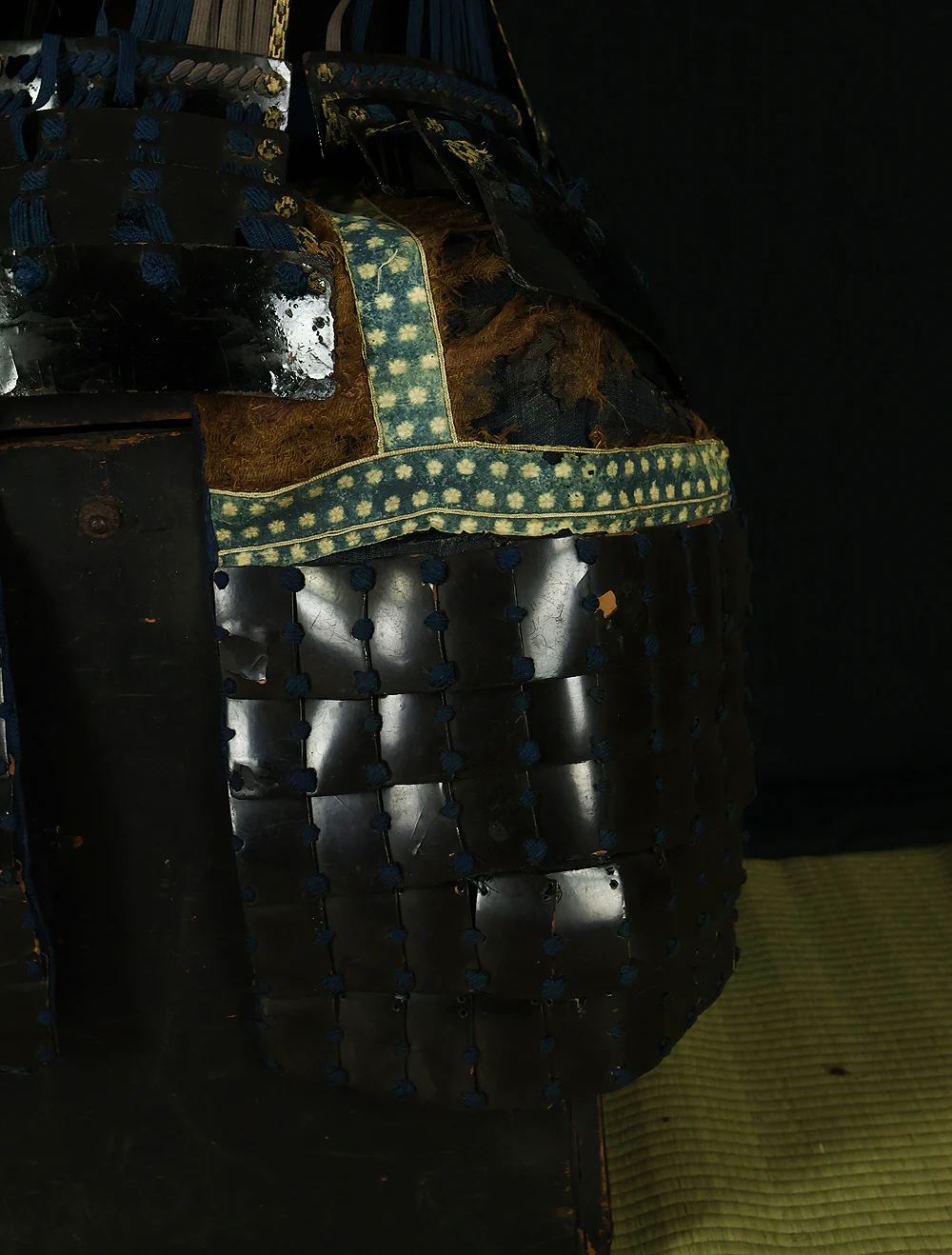 Authentic Edo Period Samurai Armor Kacchu Yoroi, Life-Size Black Lacquered Iron with Kabuto, Menpo, Armor Stand and Storage Box VB135 - Image 46